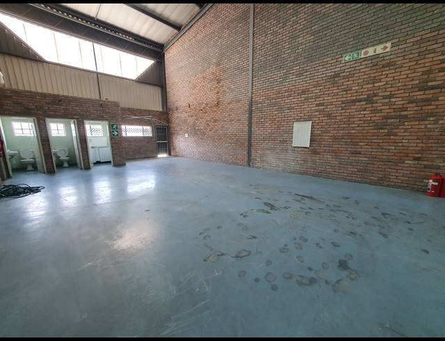 2,805M² WAREHOUSE FOR SALE IN ORMONDE